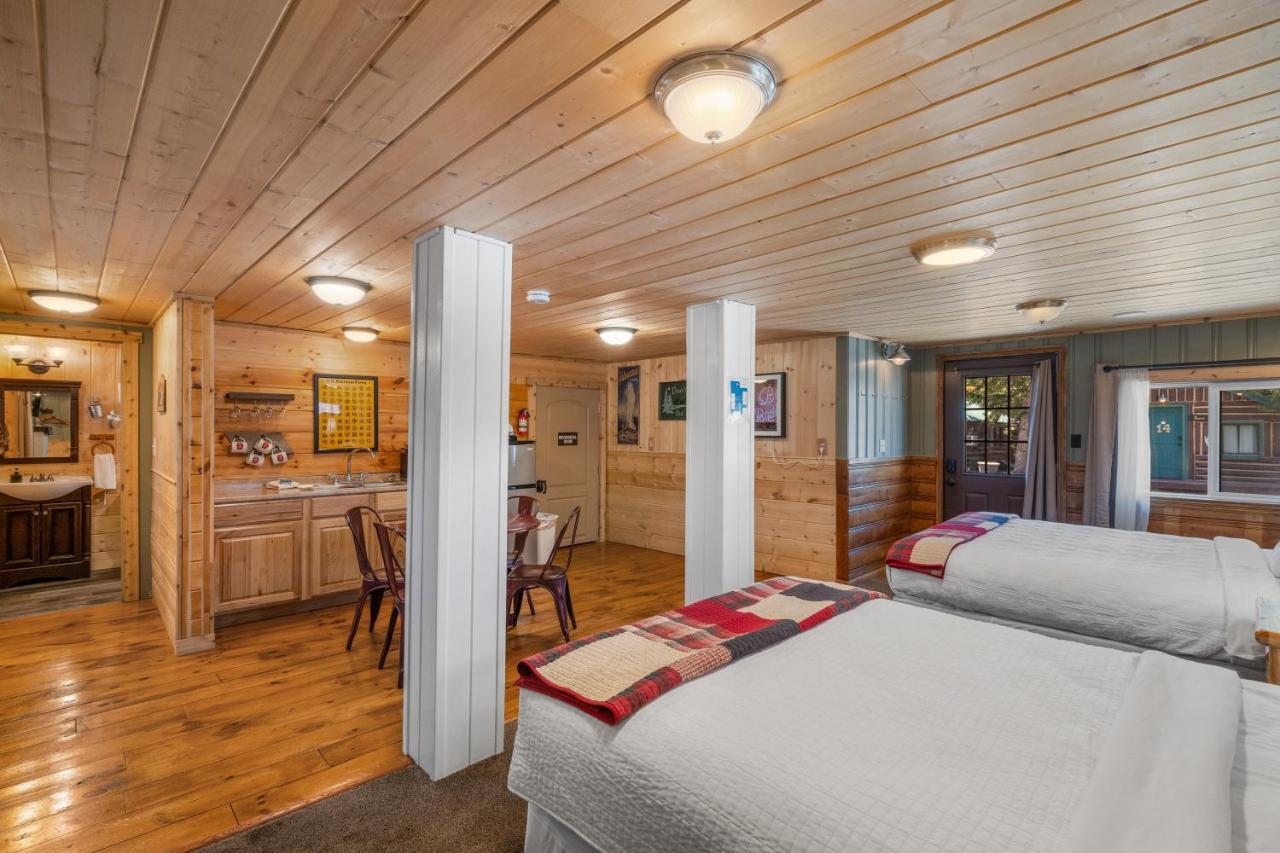 The Bucking Moose Hotel West Yellowstone Ngoại thất bức ảnh